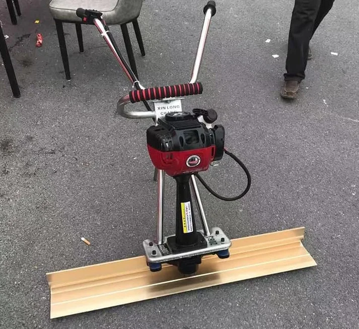 Factory Price Gasoline Roller Vibratory Leveling Curb Construction Machinery Ruler Concrete Laser Screed Machine