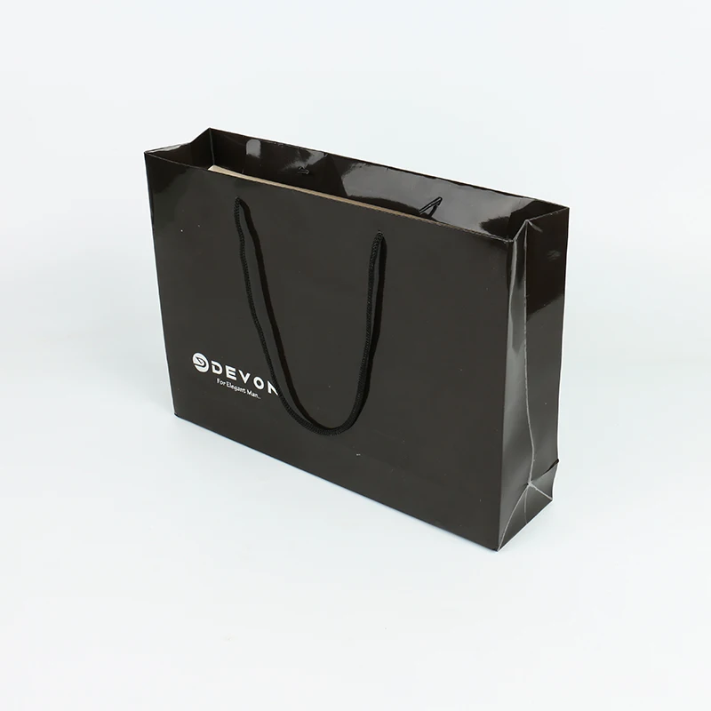 Sacos de Papel Branco Personalizados pela Fábrica com Logotipo Dourado em Hot Stamping, Sacos de Presente Personalizados com Alças de Corda de Algodão