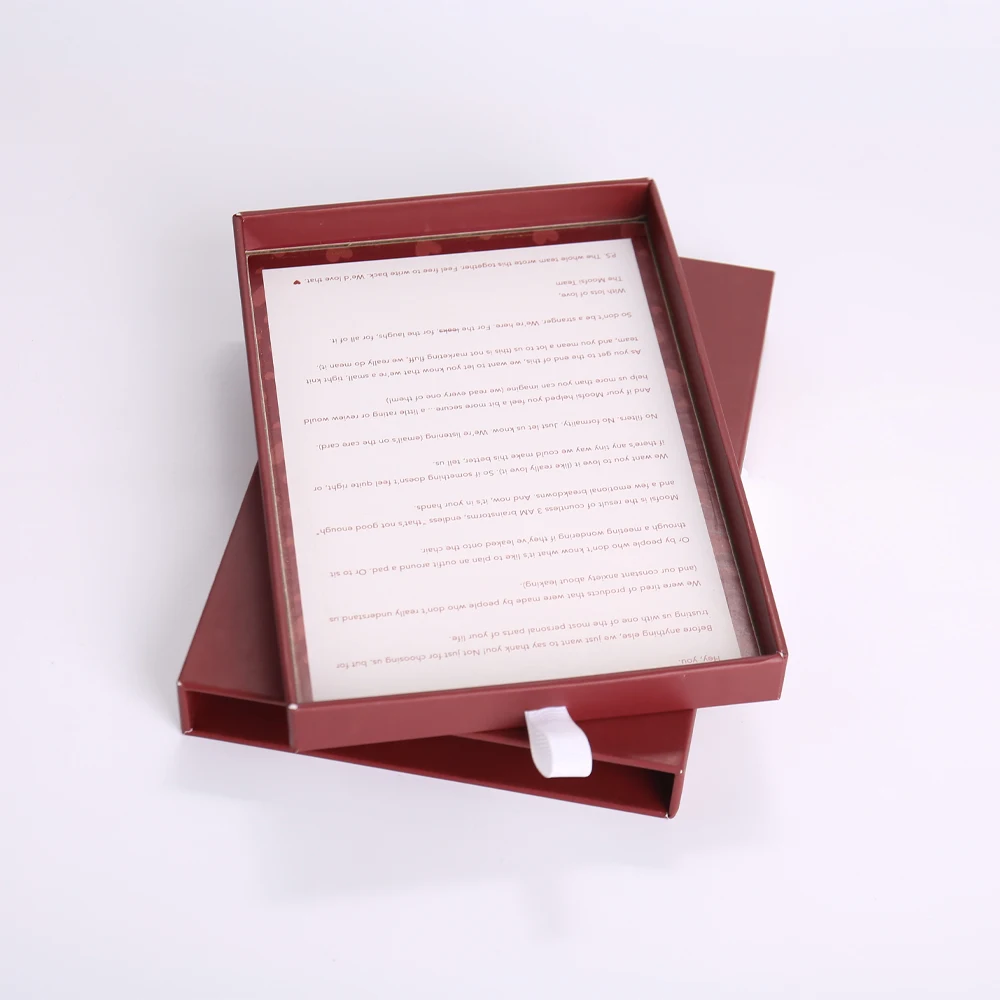 Շքեղ պատվերով լոգոյով տպագրված վերամշակվող կոշտ սափրի թասակով տուփ մատտ լամինացմամբ և ռելիեֆային տպագրությամբ հագուստի նվերների համար