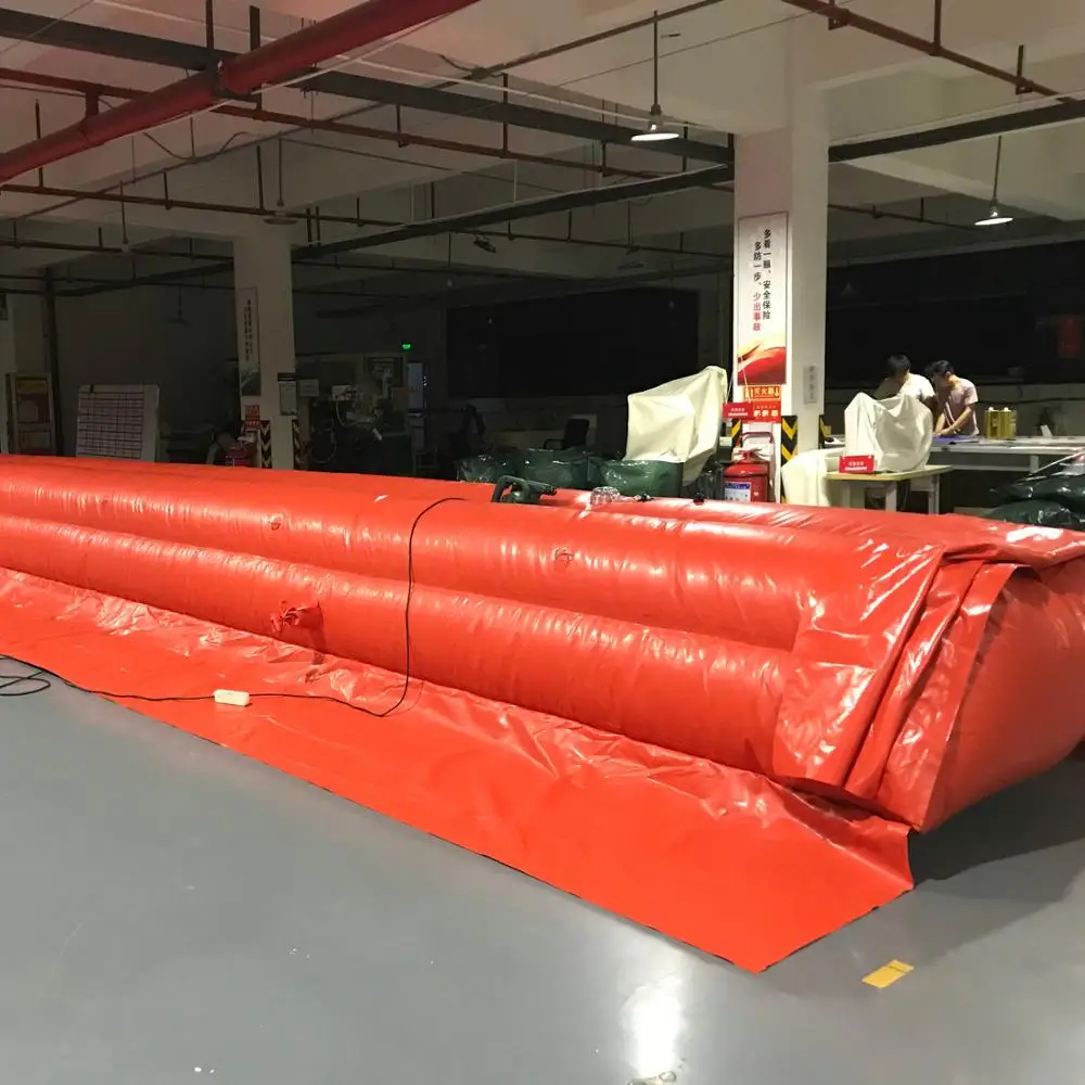 Professional Waterproof Pvc Material Water Flooding Inflatable Flood Control Garage Flood Barriers for Defence Protection