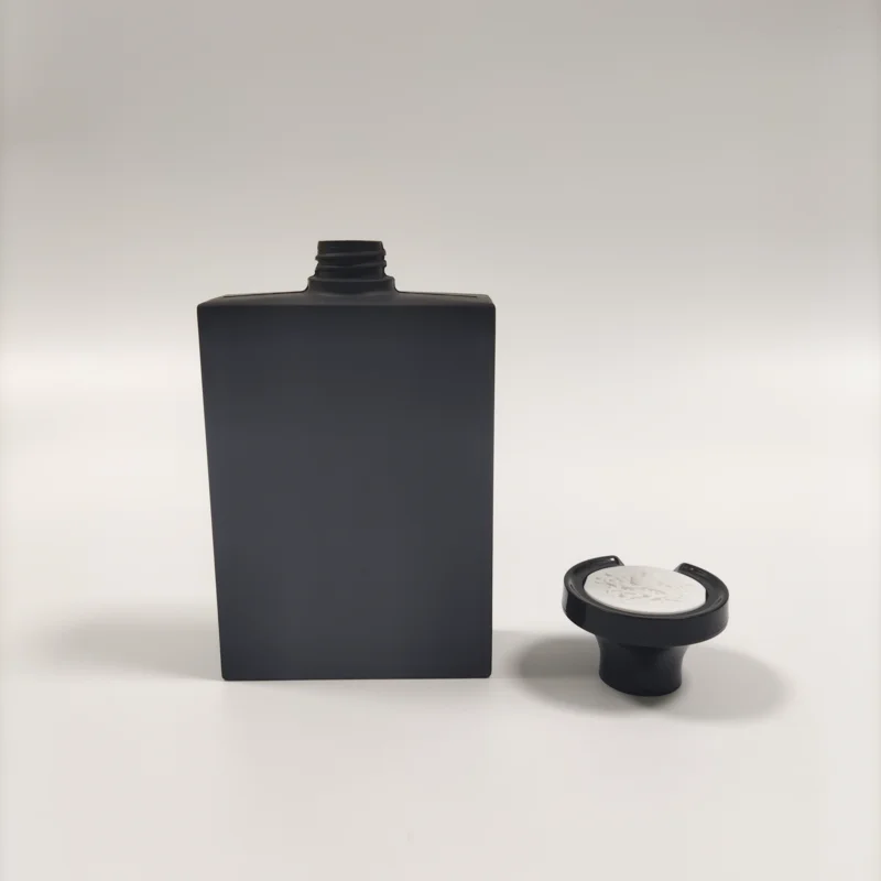 Custom Cosmetics Body Wash Soap Plastic Bottle 300ml HDPE Squeeze Pump Shampoo Lotion Bottle With Clamshell