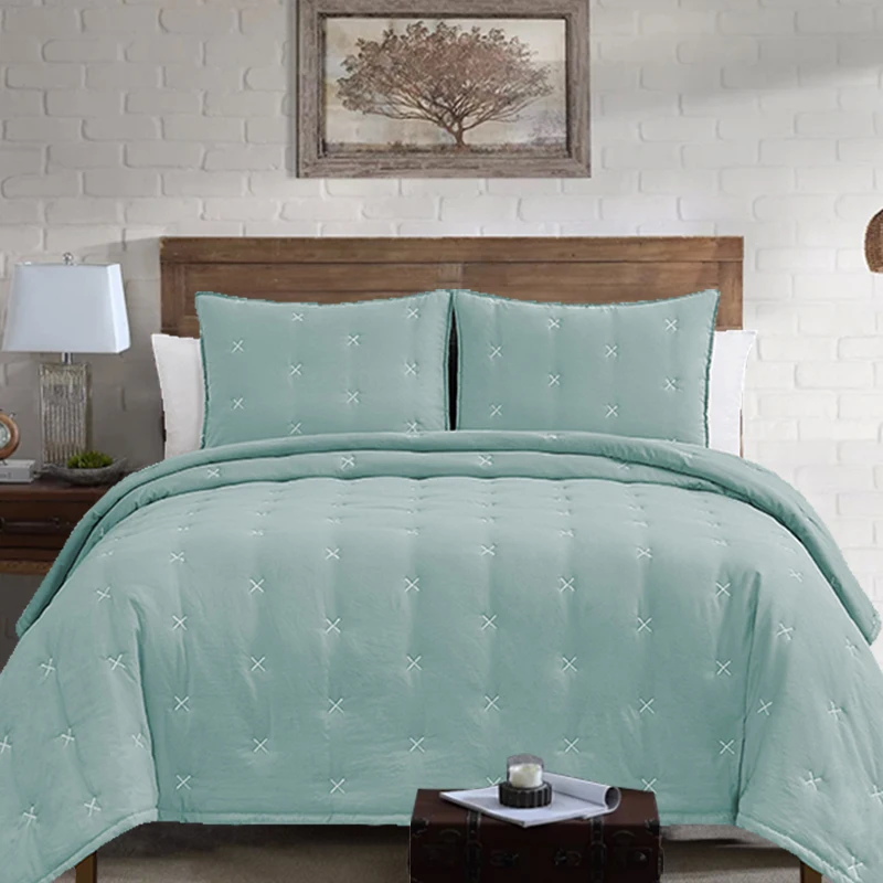 В наличии наборы постельных принадлежностей 5 шт. рельефное покрывало и покрывала