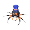 I ragni gonfiabili di Halloween di 5 piedi indossano il cappello da strega