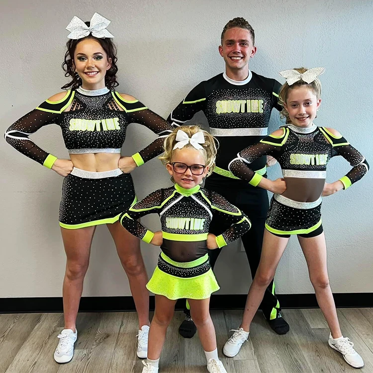 Source Customized Cheer Girls Uniform Wholesale Cheerleading Uniforms OEM  Design Pattern Cheerleader Uniform Low Price Nylon/Spandex on m.