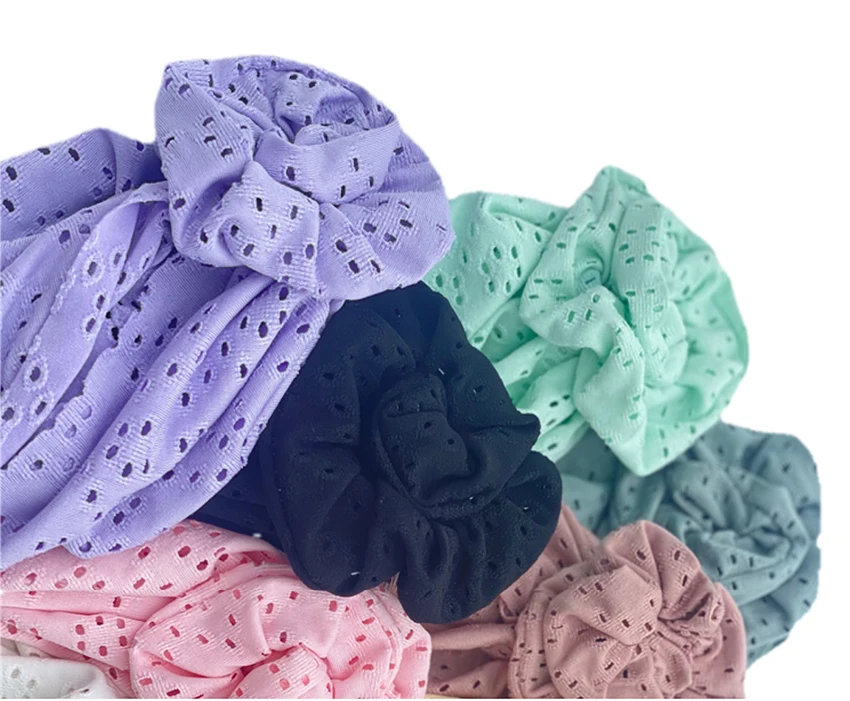 
Шапка для новорожденных с вырезами, тканевый цветочный тюрбан для малышей, мягкая шапка с узлом M3151 