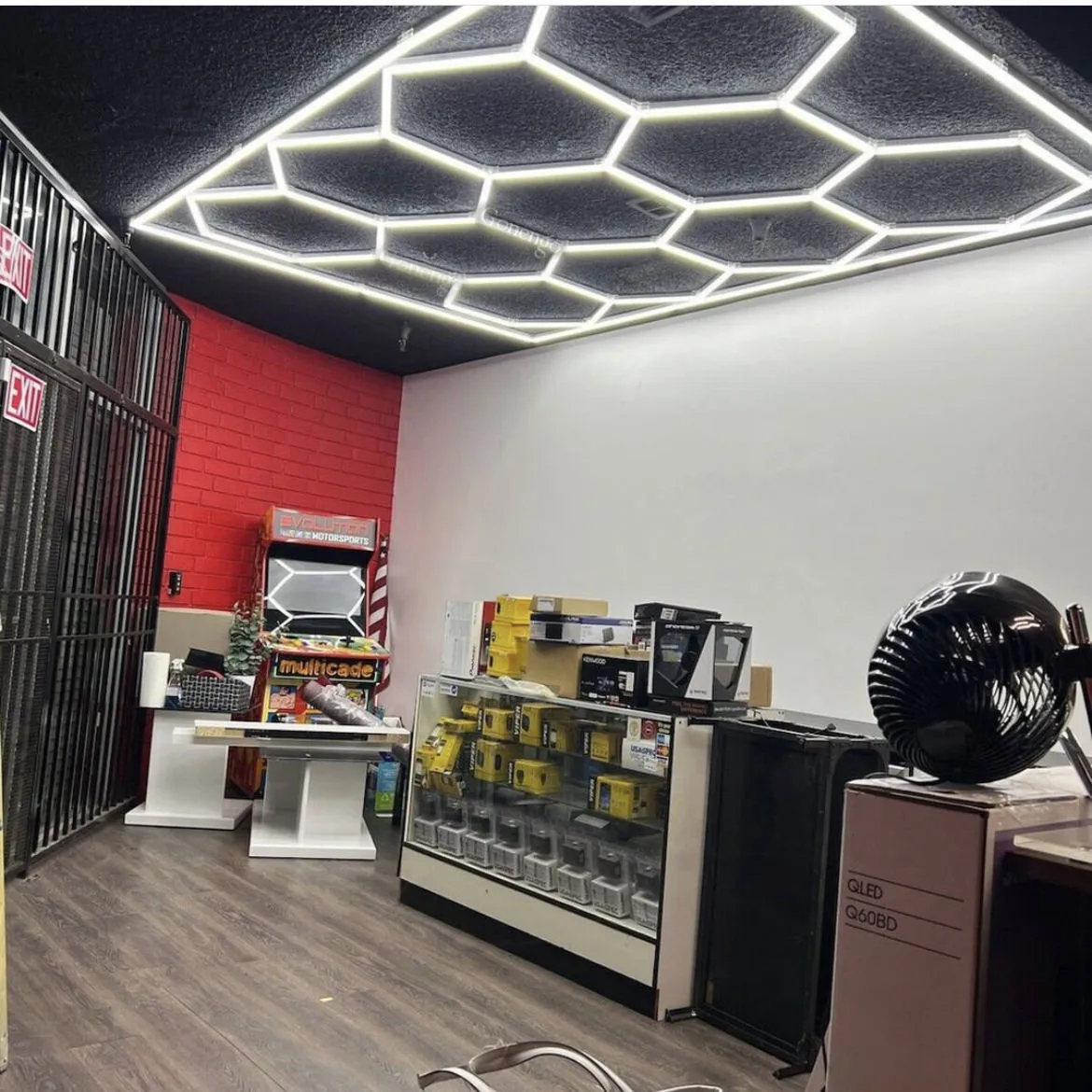 ライトショールームディスプレイ用のスマートヘキサゴンライト