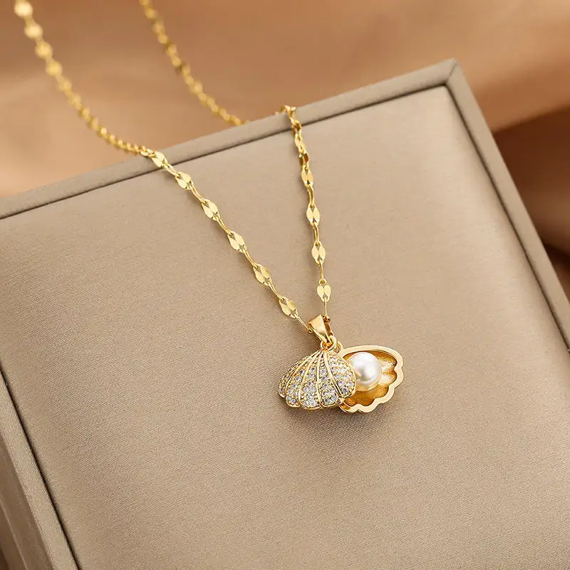 Shell Pendant Necklace