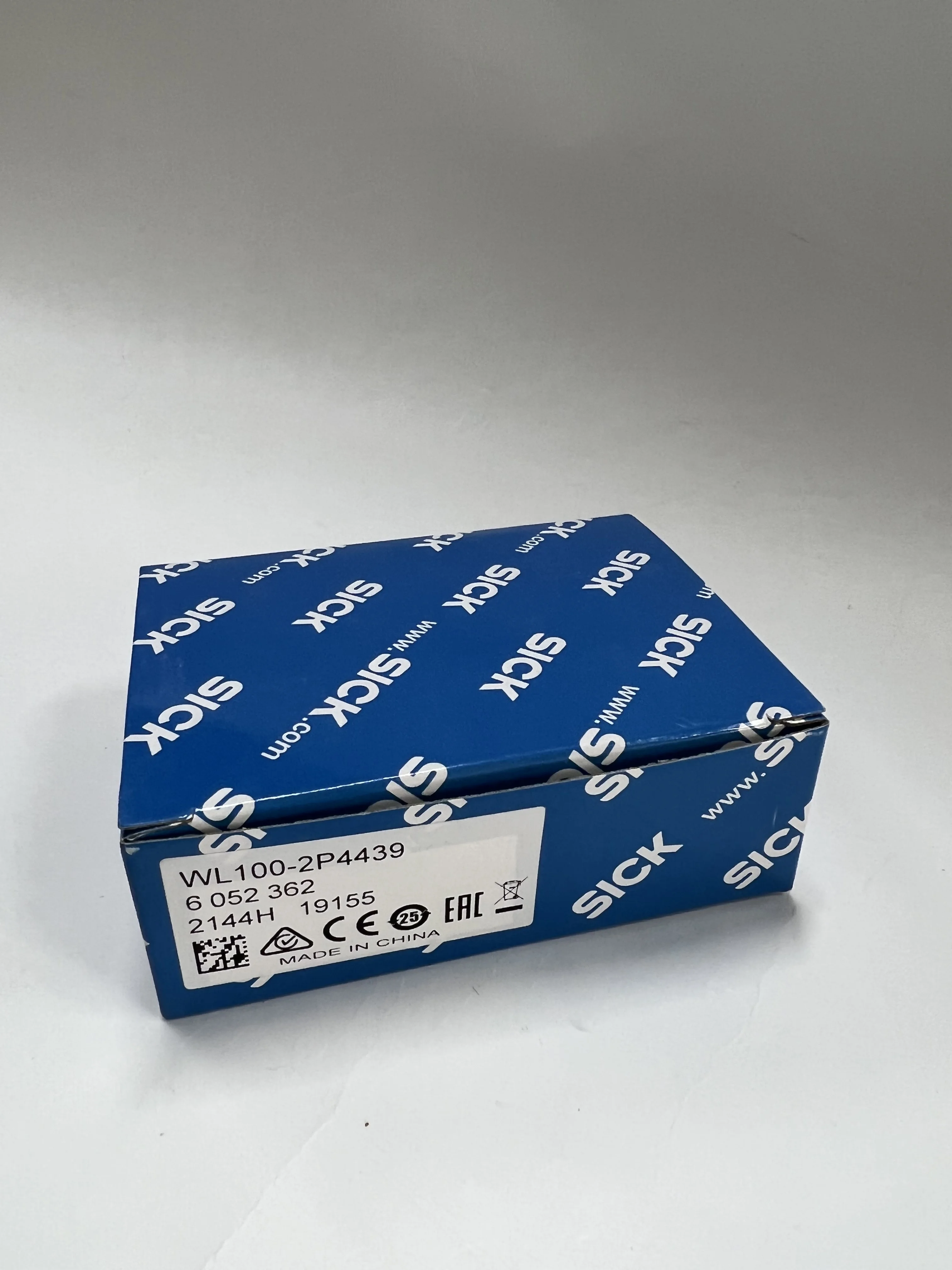 Sick Photoelectric Sensor WL100-2P4439 Sick Photoelectric Sensor WL100-2P4439