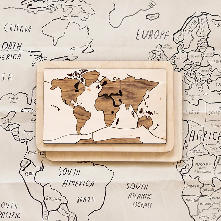 Wooden World Map:
Bản đồ thế giới dạng gỗ là món quà tuyệt vời cho tín đồ khám phá. Điểm nhấn cho căn phòng của bạn với chiếc bản đồ thủ công này! Các châu lục được tô điểm một cách thủ công, tạo ra một vẻ đẹp đầy giá trị và sự hoàn hảo độc đáo.