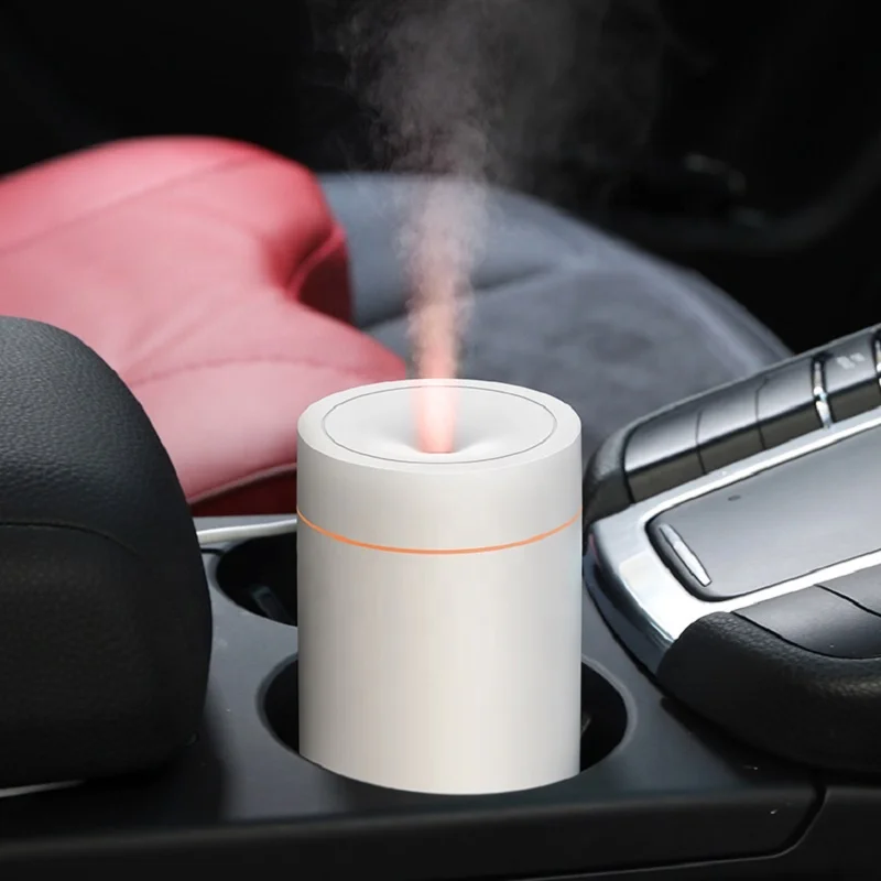 New Product 2024 USB Rechargeable Mini Air Freshener 100ml Humidifier Aroma Oil Diffuser Use for Car Easy to Carry