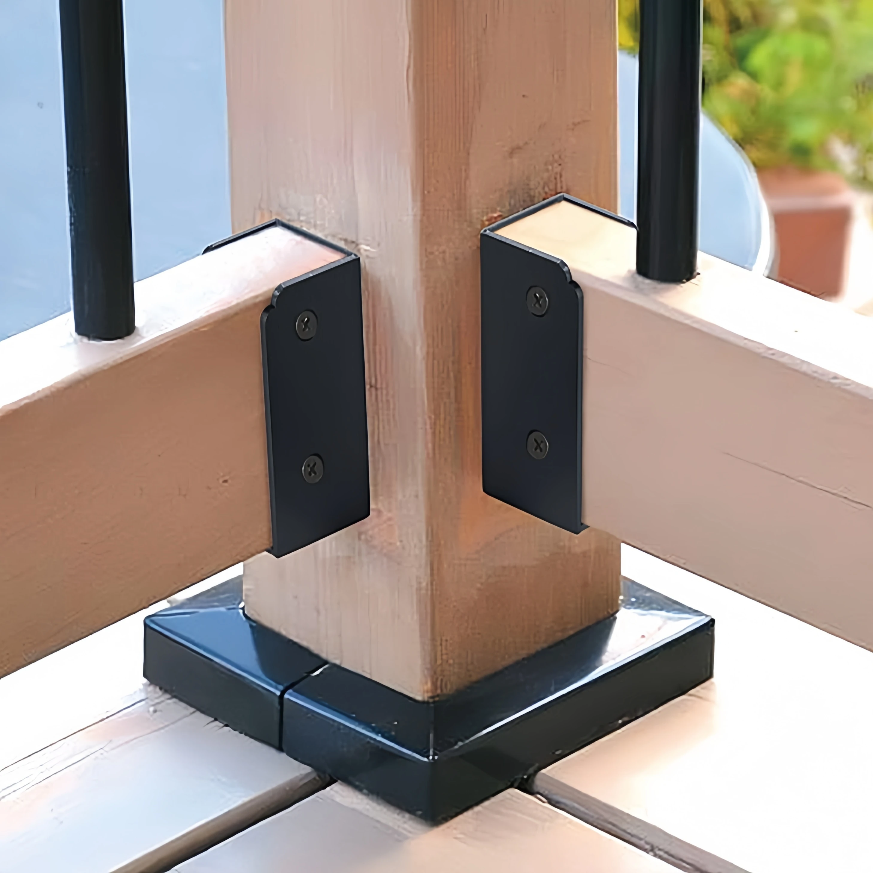 Как установить столбы для навеса. Крепление столбов веранды. Крепление вертикального бруса. Крепление для бруса 100х150. Опора бруса 50х150.