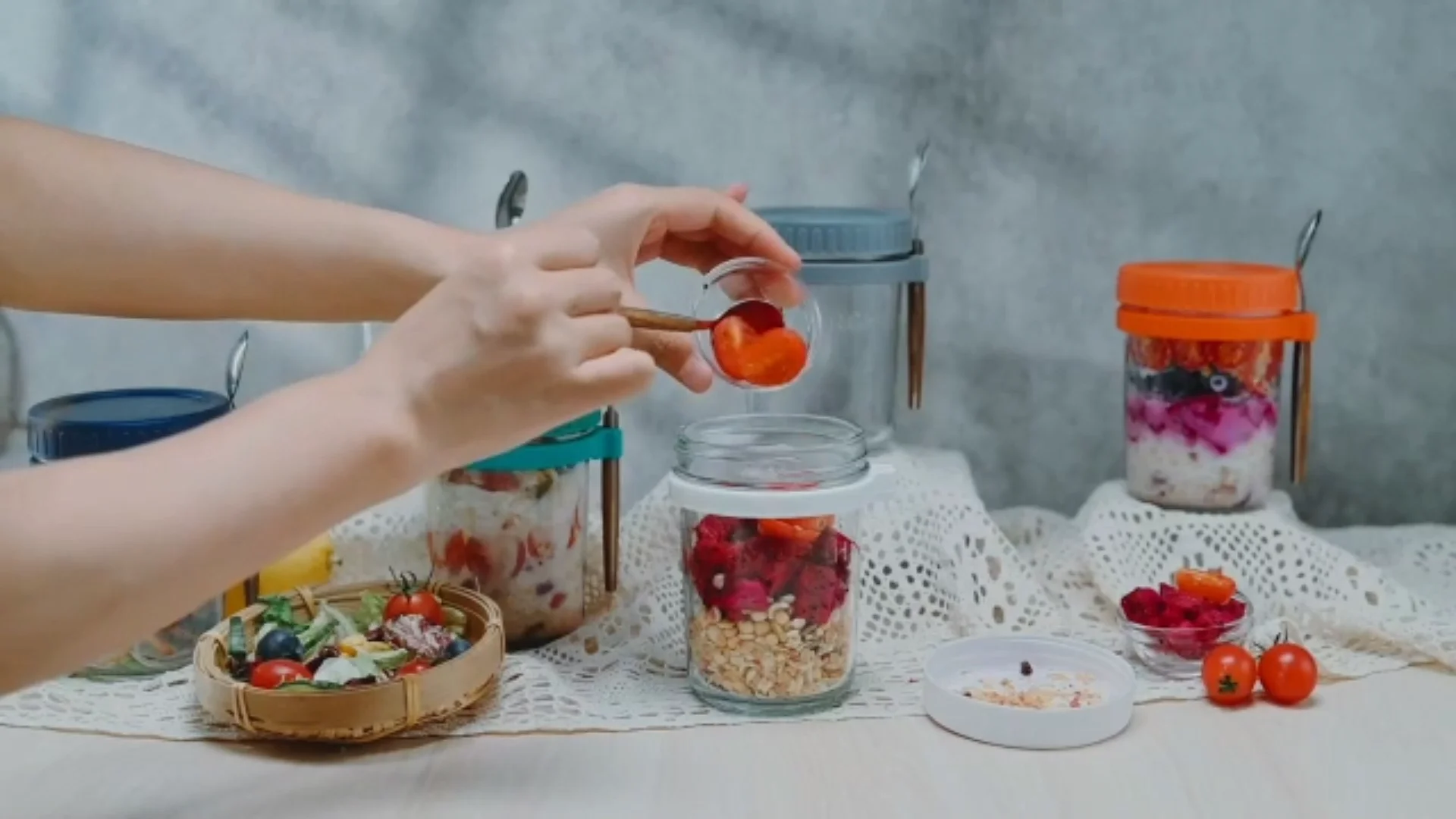 overnight-oats-containers-with-lids-and-spoons-glass-mason-overnight