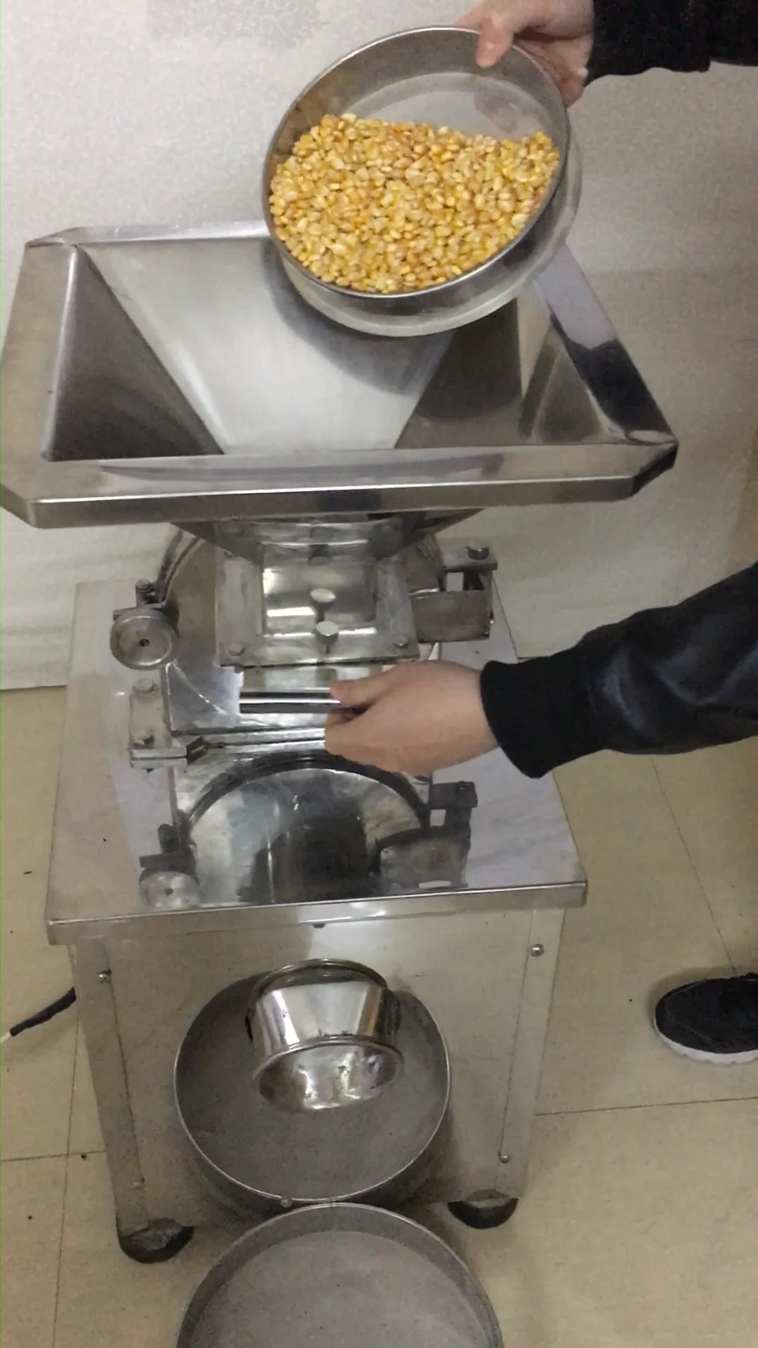 Universal Food Grinding Machine Dry Fruit Pulverizer Vegetable Grinder ...