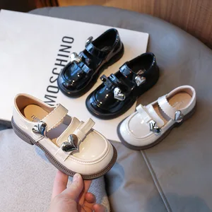 Children's Girls' Leather Shoes Spring and Autumn New Soft Soled PU Shoes with Love Decorations Casual Shoes