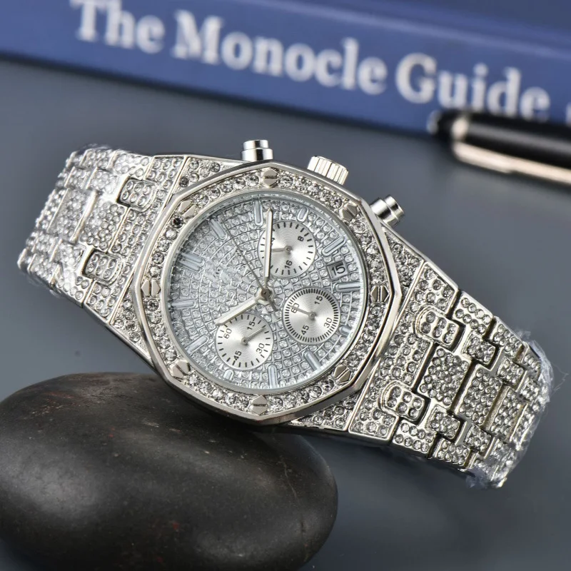 Diamond Quartz Women's Watch OM-711706