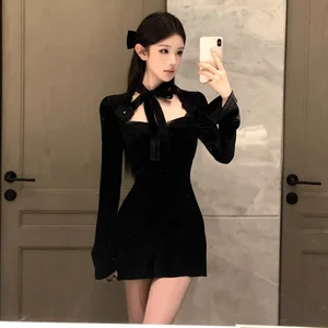 Women's Modern Elegant Empire Evening Party Dresses Sexy Tight Fit New Fashionable Solid Color Square Neck Mini Velvet Diamond