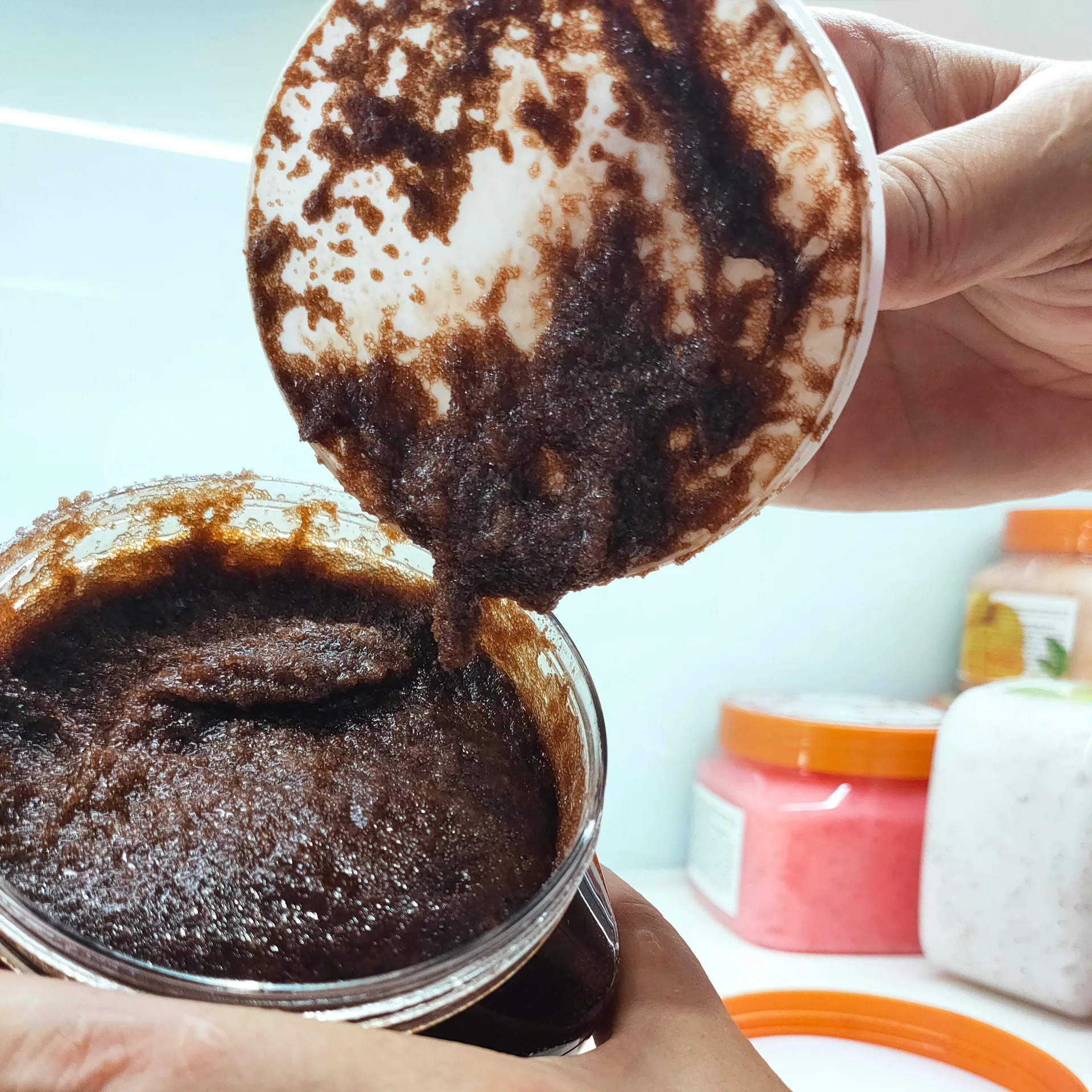 private label Natural Sugar Scrub Shea Butter Hydrating Exfoliating Bath Salt Face Body Whitening Scrub