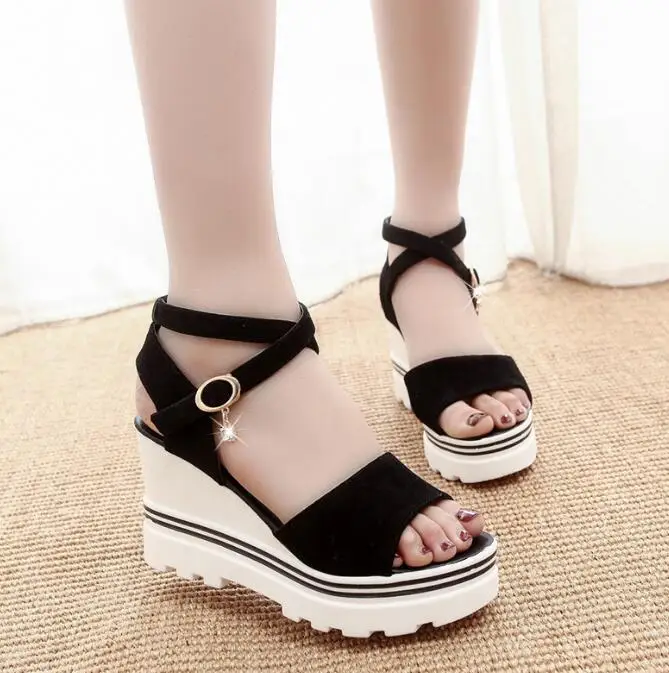2022 New Korean Version of High Heels Women's Thick-soled Sponge Cake Fish Mouth Shoes Cross Buckle Wedge Heel Women's Sandals
