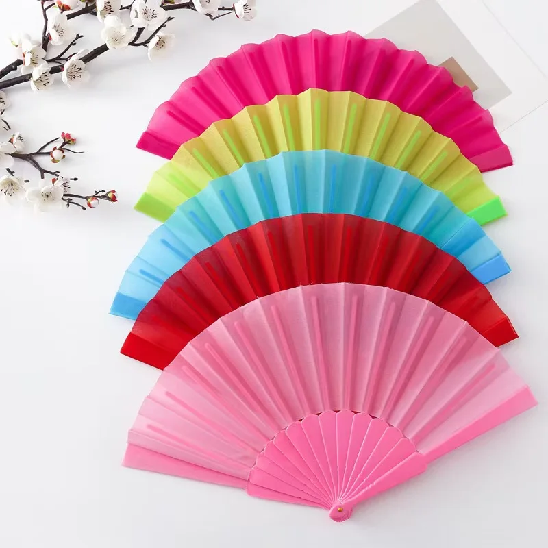 Eco-Friendly Plastic Folding Hand Fan with ROMANCE Style for Promotional Activities in 21cm/23cm/26.5cm/33cm Sizes and 100 Pcs MOQ
