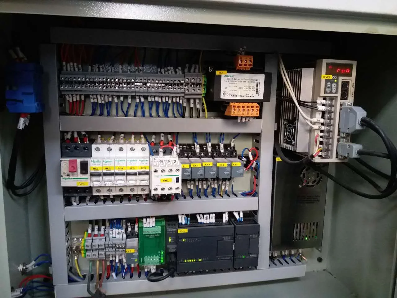 PLC Control Touch Screen CNC Metal Sheet Folder Hydraulic Box Pan Brake