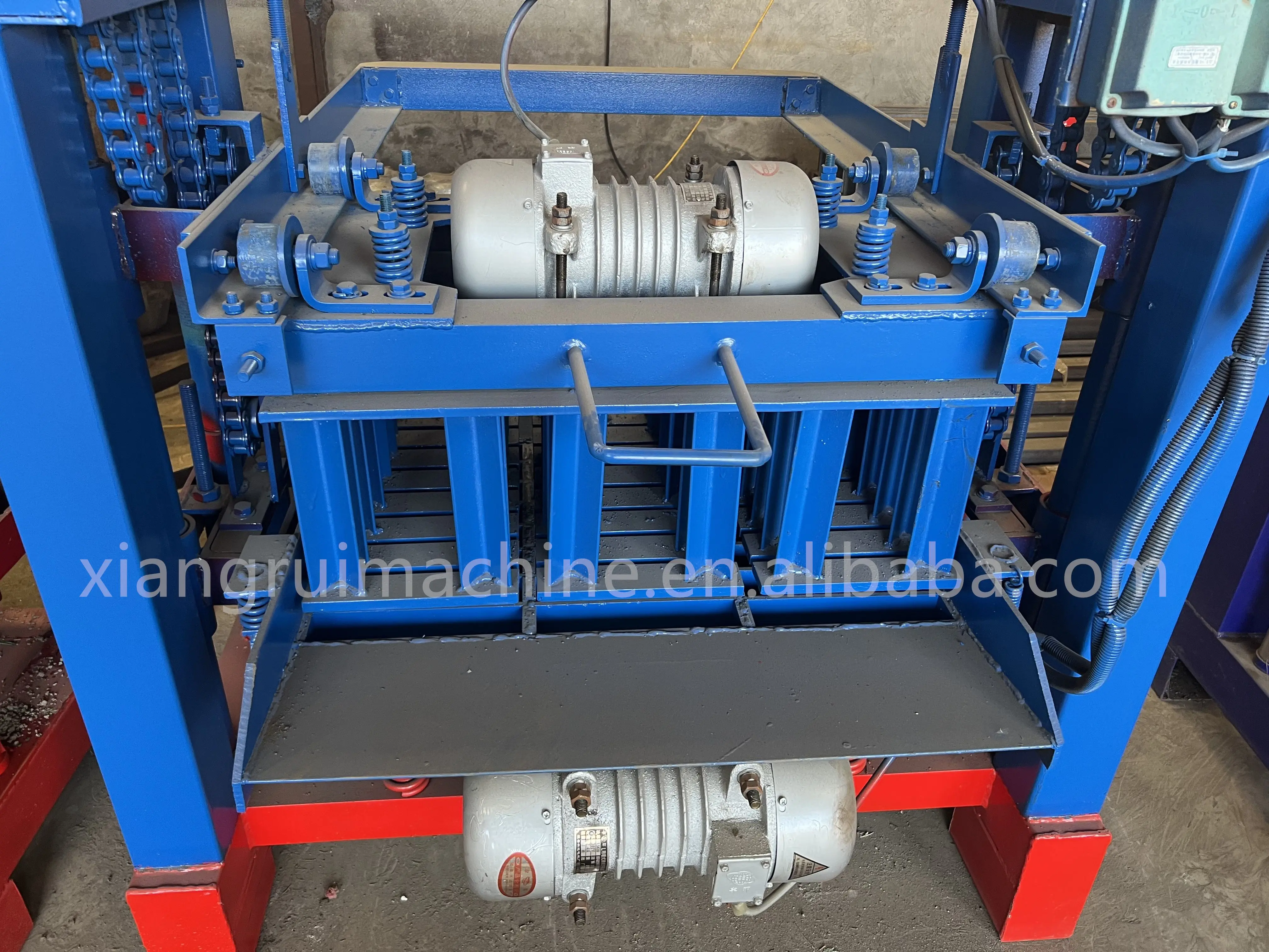 No-burn Brick Making Machine Semi-automatic Cement Hollow Brick Equipment Cement Hollow Brick Making Machine QT4-35