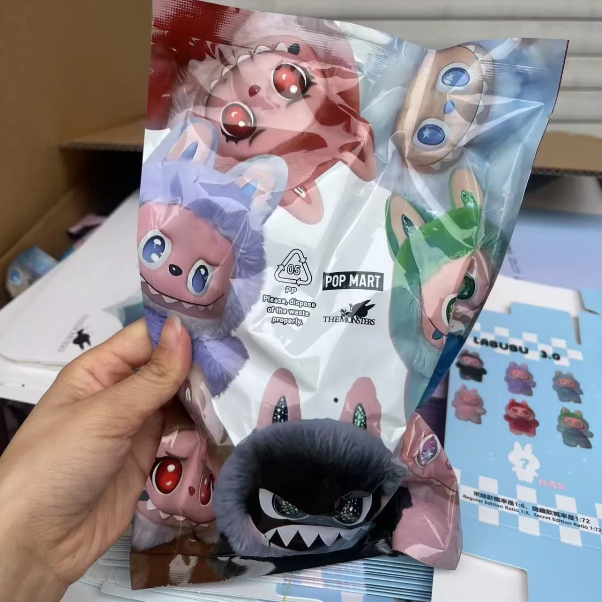 LABUBU Big into energy 3.0 1BOX ・ 6個 Pop Mart Labubu The Monsters Big into Energy Series Vinyl