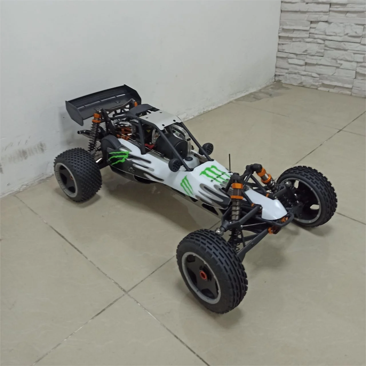 超BIG！RC FSレーシング 1/5 Bajaバギー 4WD 30CC RTR Amazon.co.jp: FSレーシング(FS-RACING) 1/5 Bajaバギー（11203