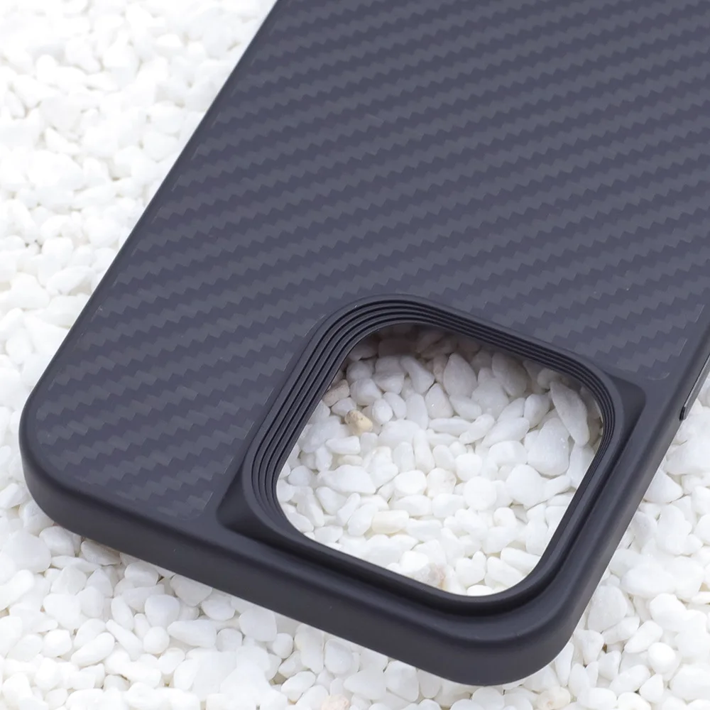 Armed carbon fibre tpu phone case with Fashionable atmospheric simple lightweight anti fall  For Iphone 16 15 14 13 promax supplier