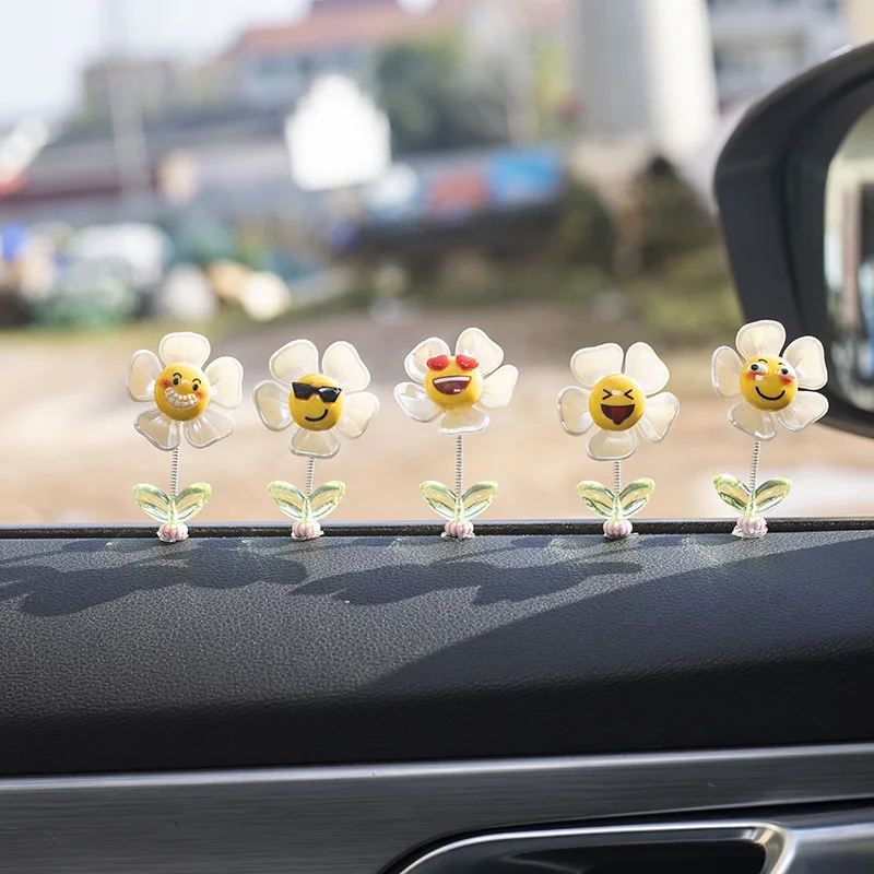 Luxury Car Interior Kits Funny Expression Spring Ornaments Resin PVC Shaking Decorations Funny Expressions Car Shaking Ornaments