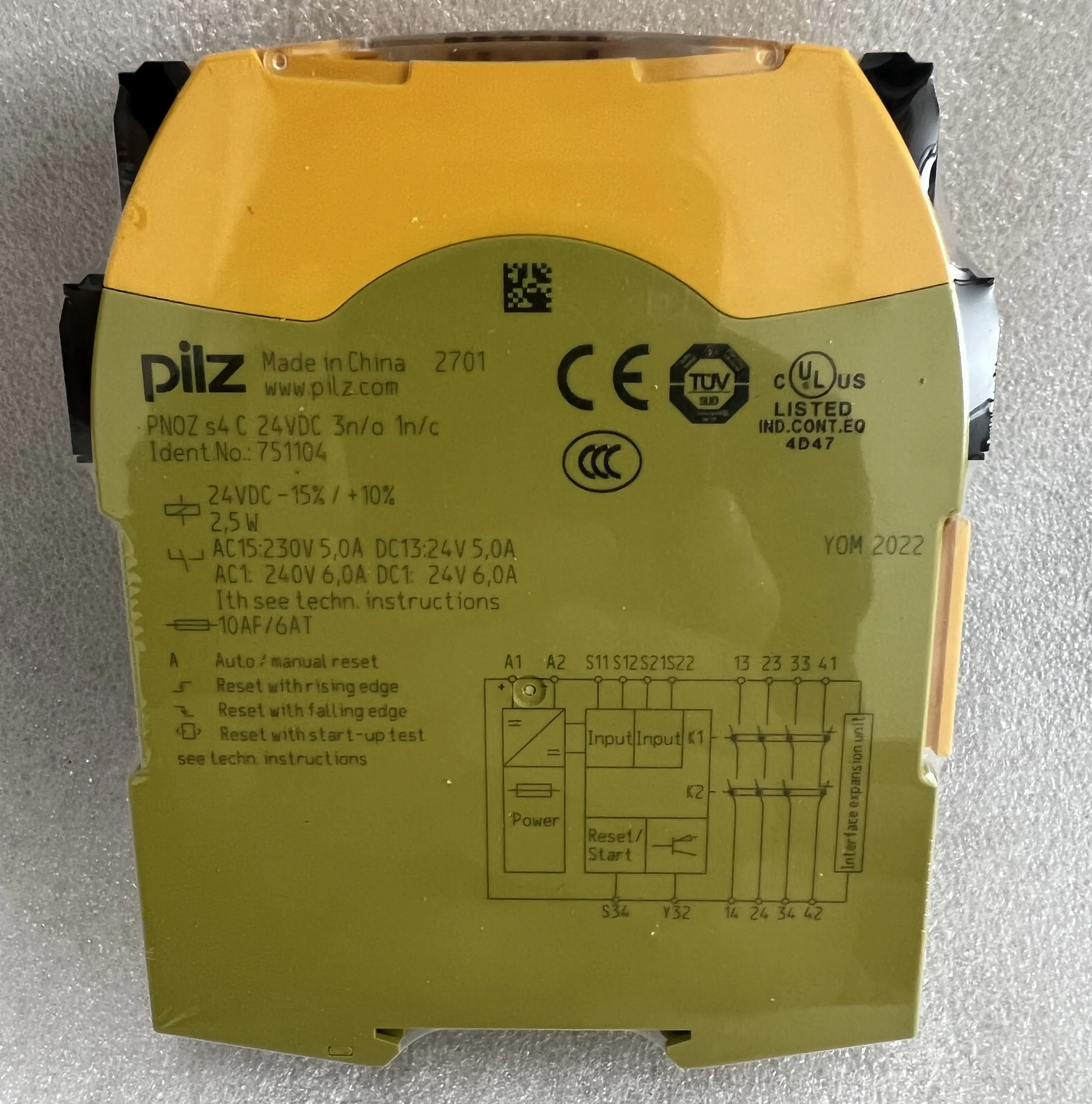 Pilz Safety Relay PNOZ s4 C 24 VDC 3n/o 1n/c