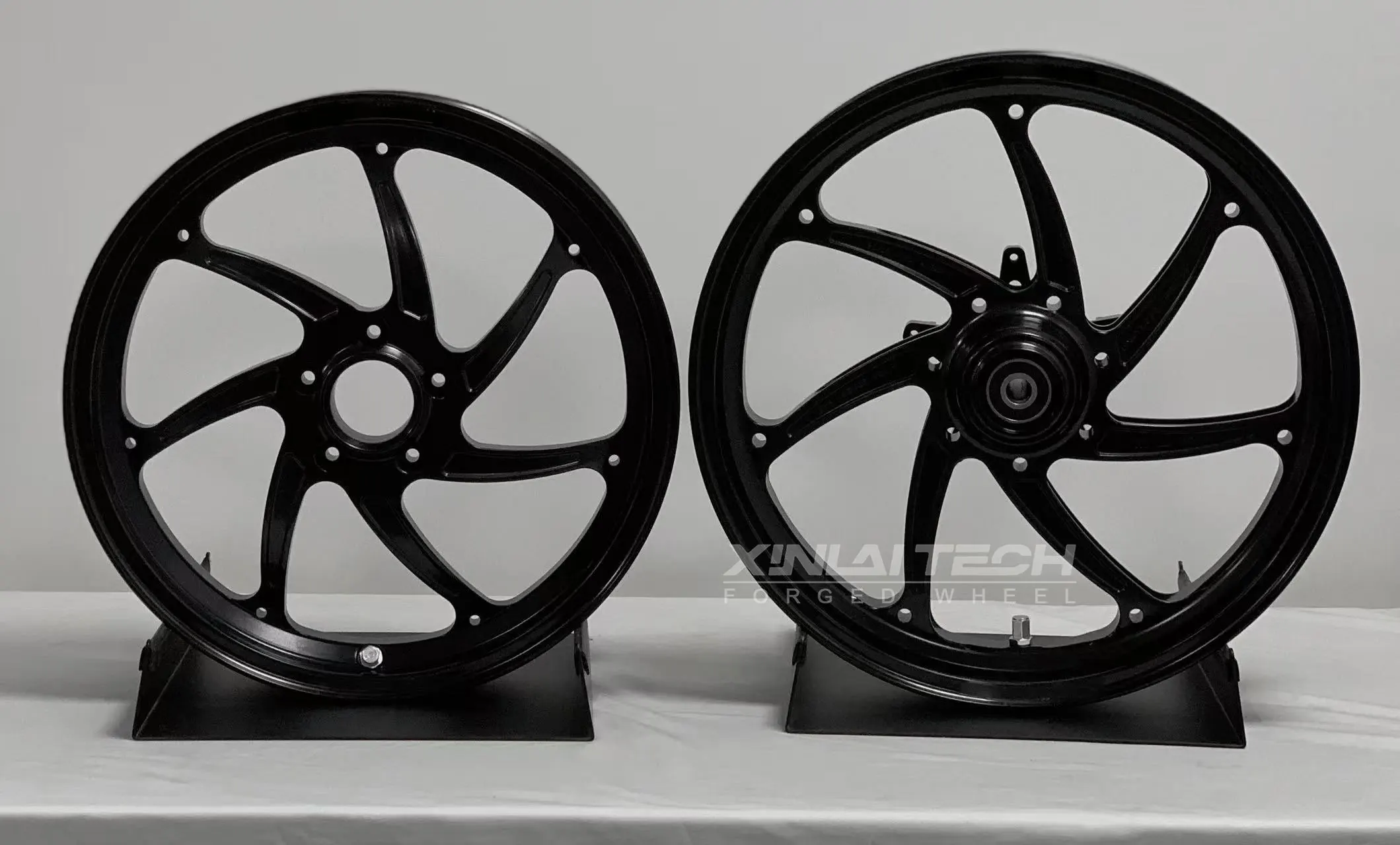 XL Custom Black Forged Motorcycle Wheels Alloy Rims Fit Aprilia RS250 RS660 RSV4 SR Max 300 SR Max 125/250 Superbike Wheels - Image 4