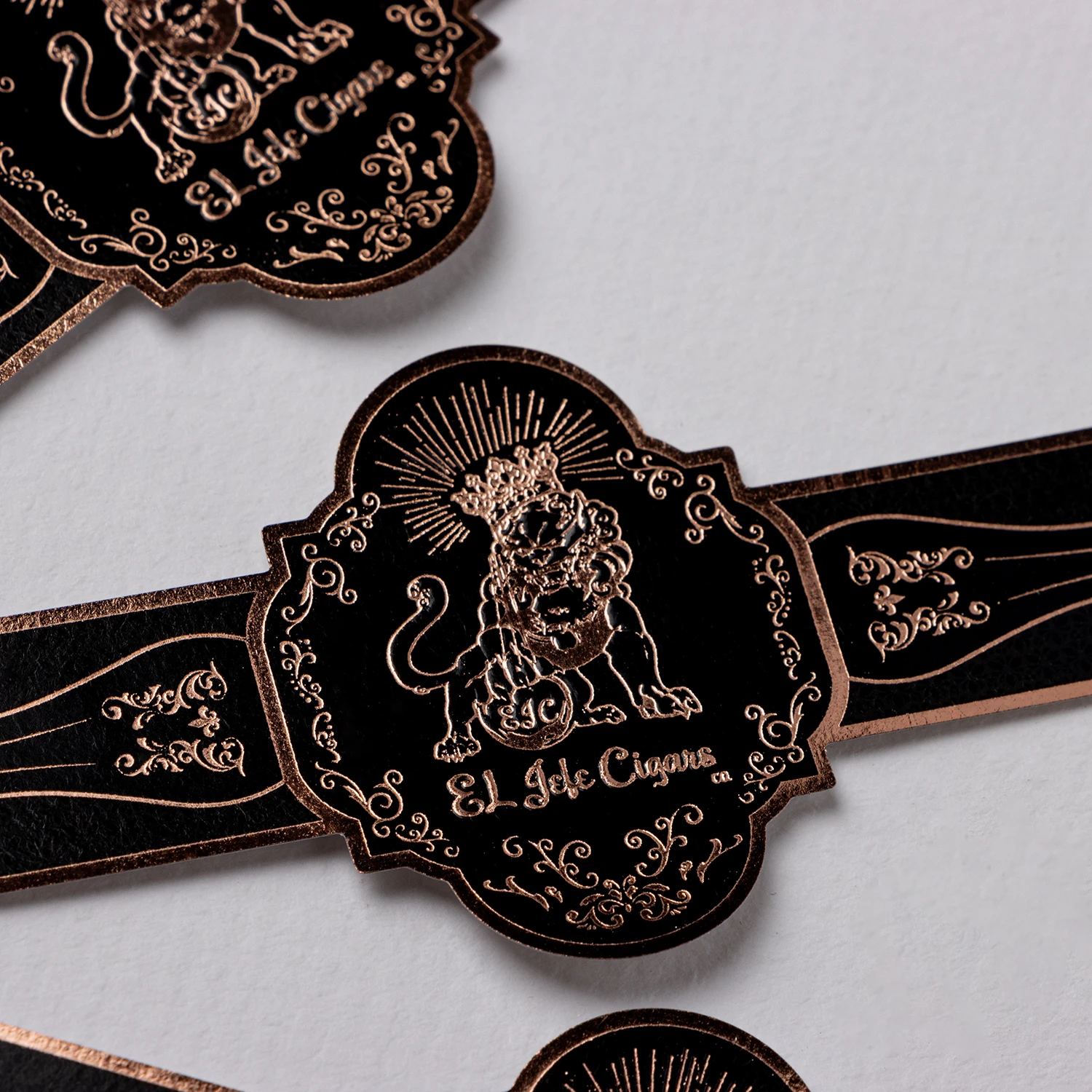 Custom UV Spot Logo Printing Personalized Non Glue Paper Cigar Band Ring Label Hot Stamp 24k Gold Foil Embossed Cigar Bands