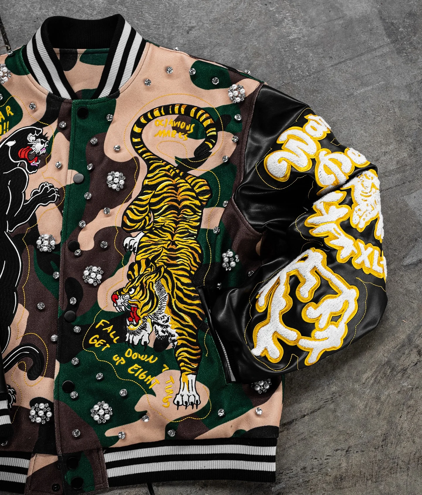 OEM Custom Winter Chenille Embroidery Logo Diamond Leather Bomber Jacket Genuine Leather Varsity Jackets for Men gallery 4