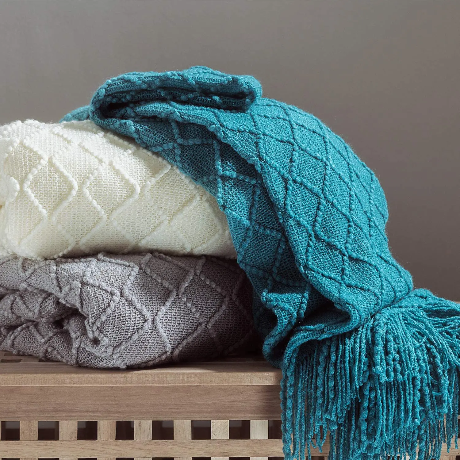 Hot Sale Knitted Blanket Lightweight Decorative Throw With Tassels For Couch Bed Sofa Travel