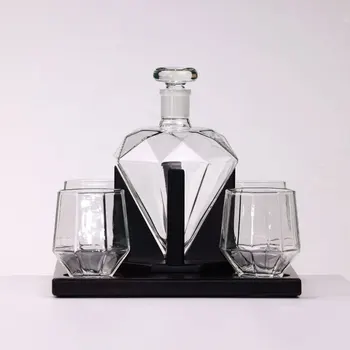 Diamond Whiskey Decanter Set with 4 Glasses and Wooden Base Crystal Liquor Dispenser for Whiskey, Bourbon, Gift for Men