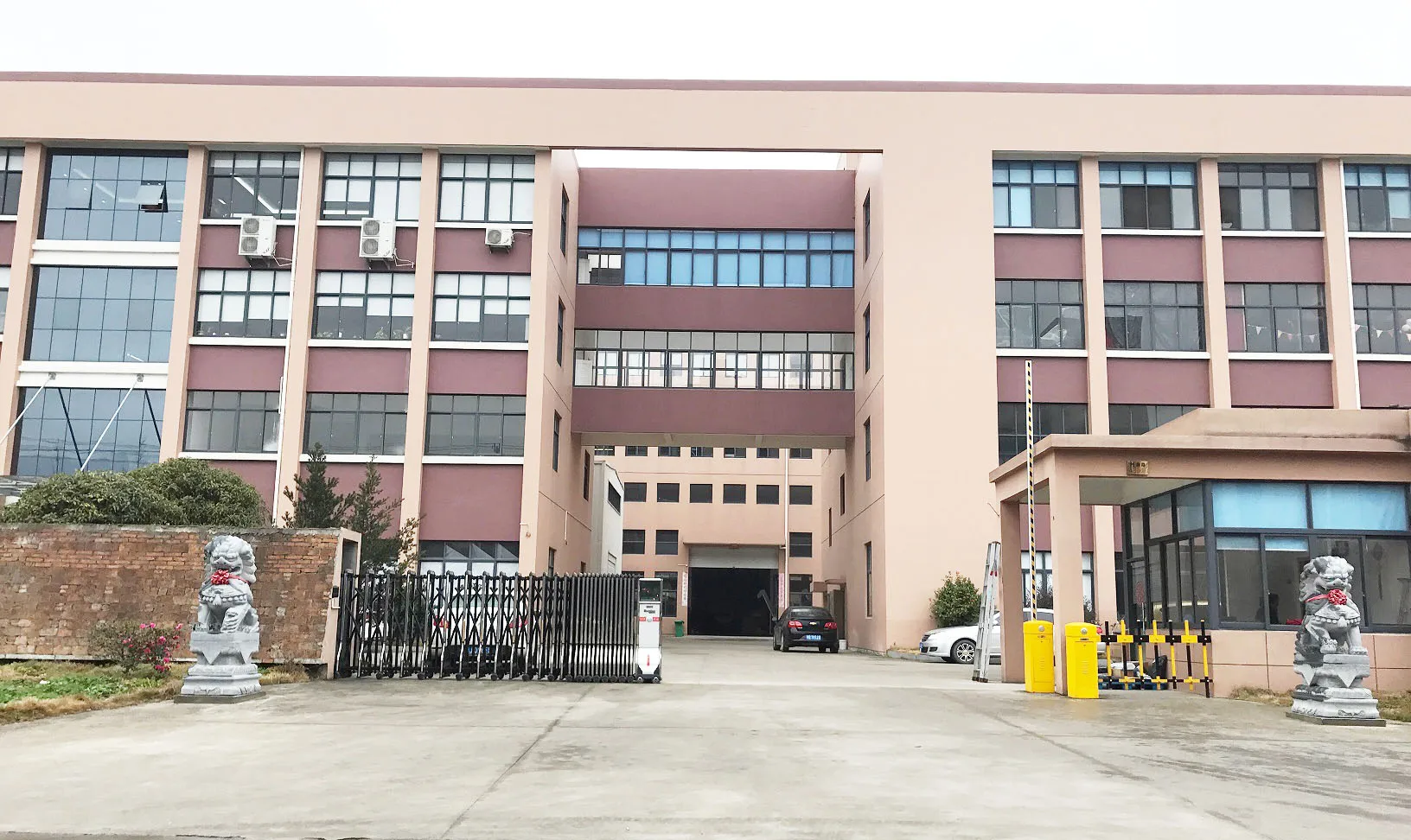 Taizhou J&E Import And Export Co., Ltd. 1