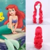 80 rizos, cabello rojo intenso.