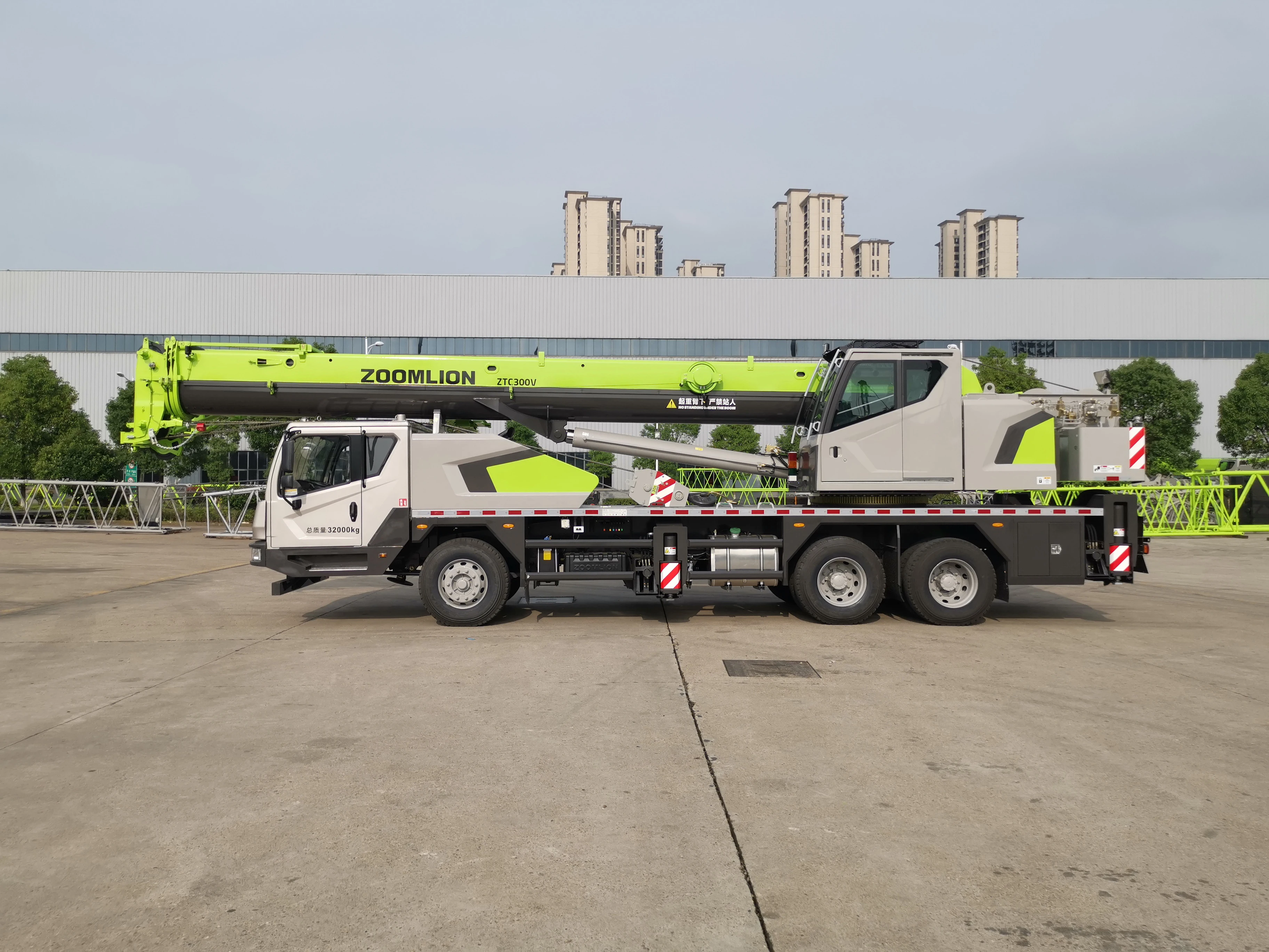 2022 Zoomlion Brand Wind Power Used 30Ton Mobile Crane Truck ZTC300V532 with 50M Lifting Height Lifting Machinery