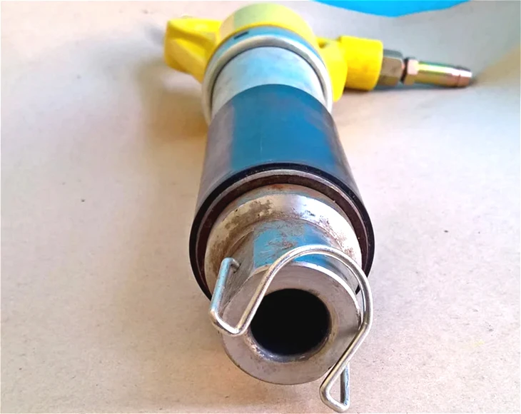 IP-4010 Pneumatic Hot Riveting Hammer - 960 BPM, 53 J.