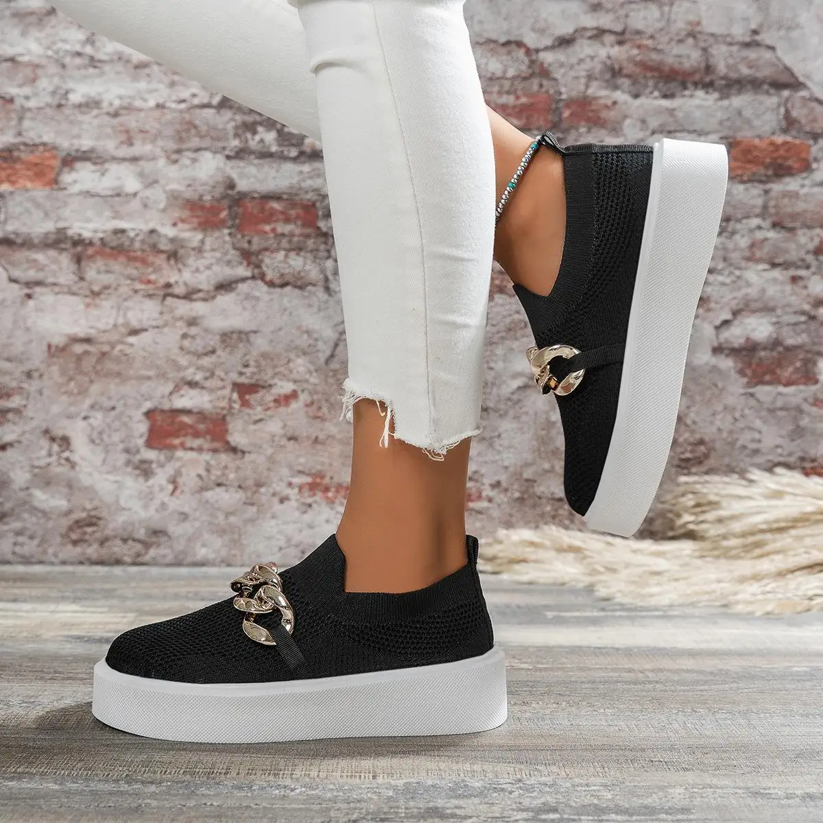 2022 European flying woven casual shoes for women breathable women's walking style shoes fashion trend mesh fitness shoes