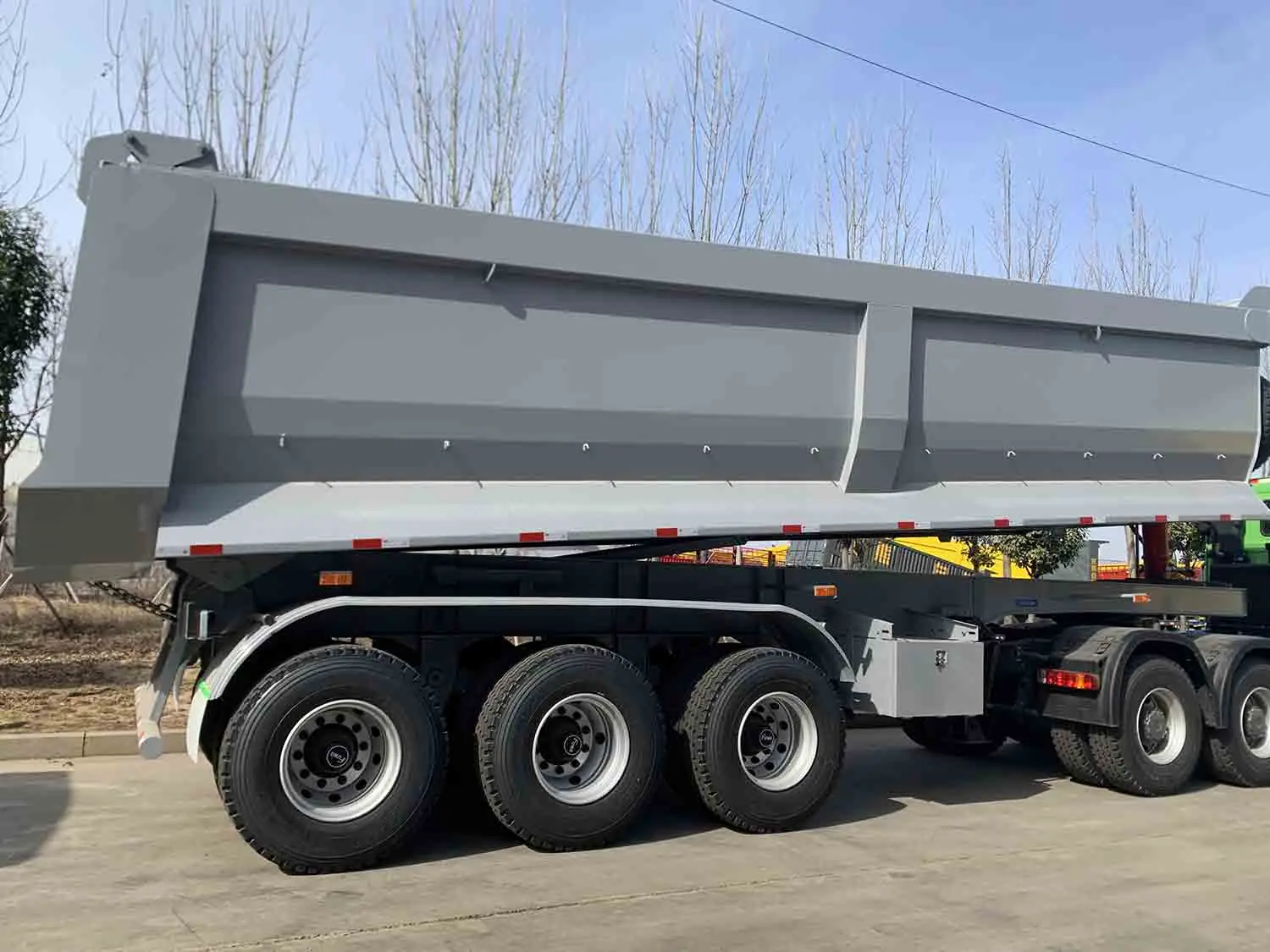 Vehicle Master 3 Axles 45cbm 40 50 60 Ton U-shaped End Rear Tipper Dump Semi Truck Trailers for Sale