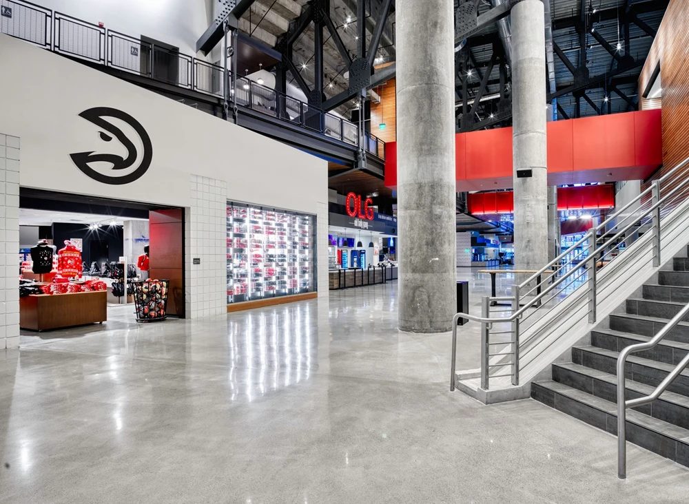 Wholesale Men Sportswear Clothes Shop Interior Design Custom Gold Store