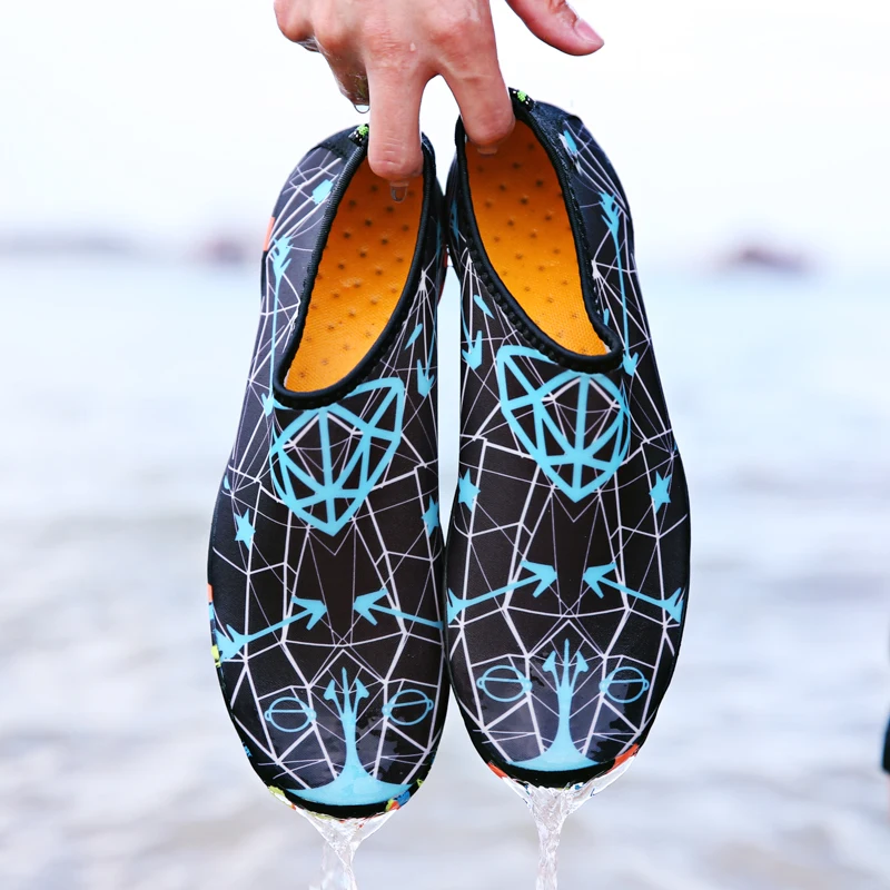 2021 New Arrivals Outdoor Sport Water Beach Swim Aqua Shoes Anti Slip Yoga Barefoot Walking On Water Skin Surfing Aqua Shoes
