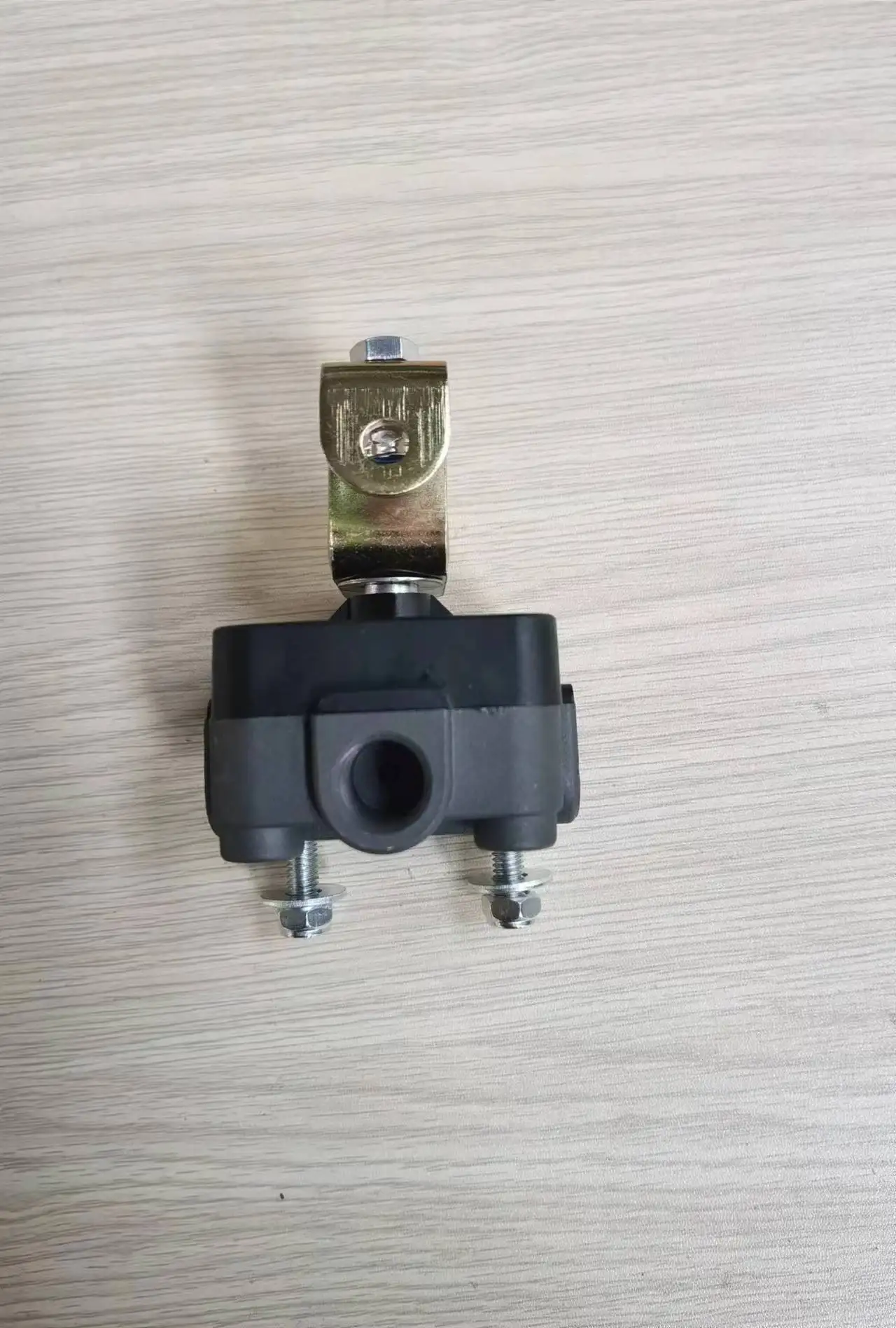 VIT Air spring (air bag) height control valve 52321-Q371M supplier