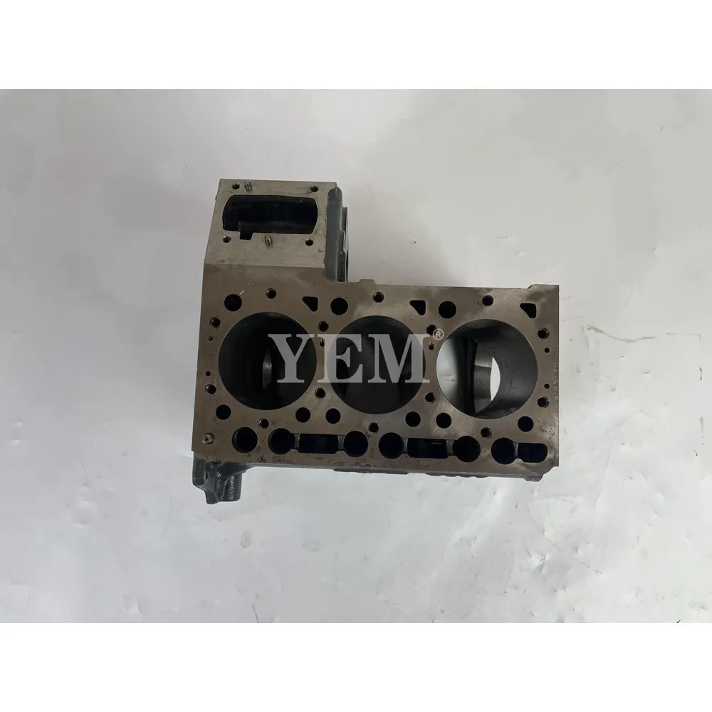 High Quality D902 Cylinder Block Fit for Kubota D902 Engine. 2