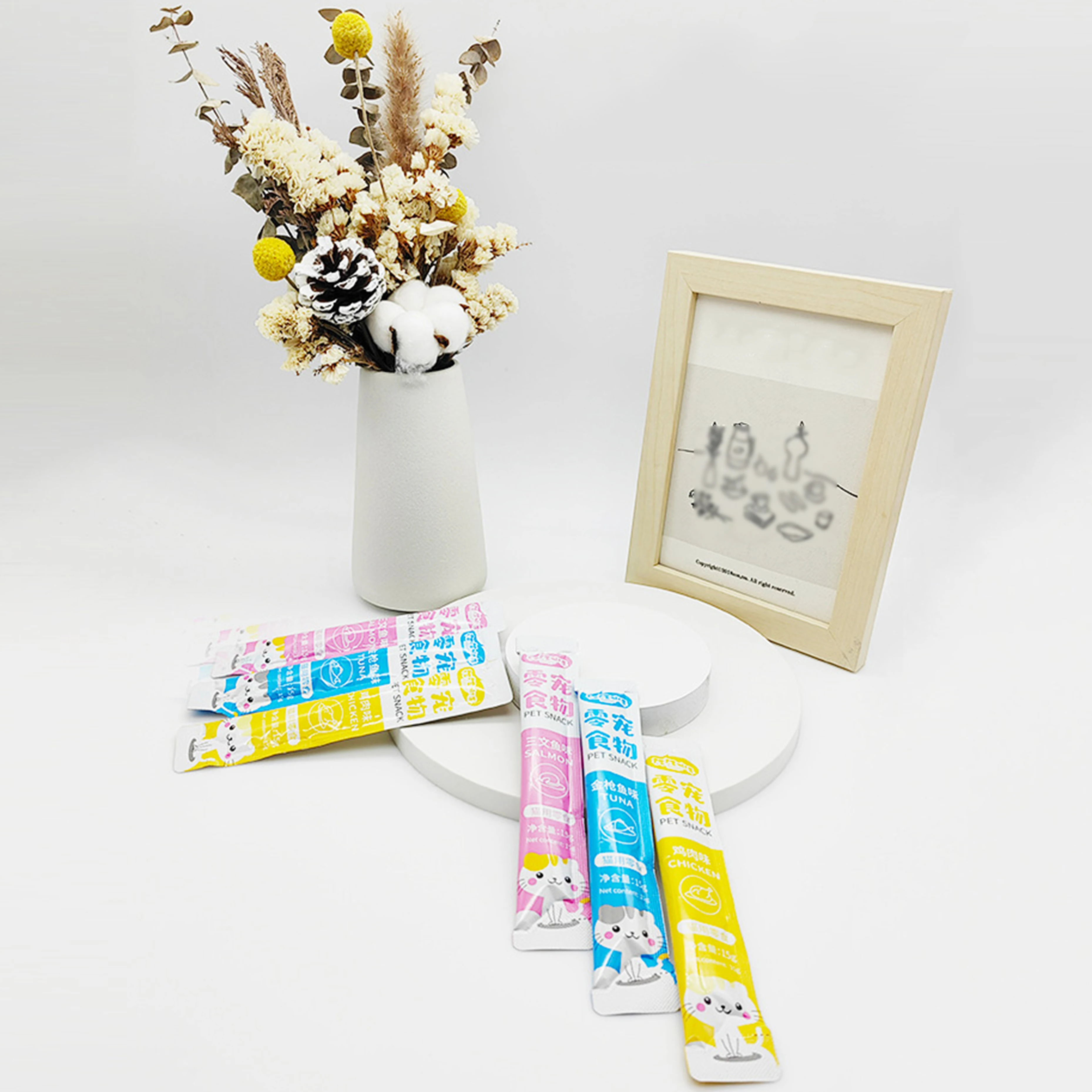 Wholesale 15g Cat Strips Snacks Chicken/tuna/salmon 3 Flavors Kittens