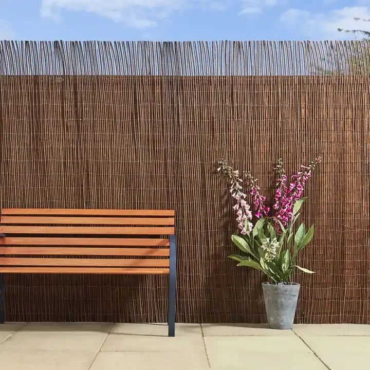 China Supplier the Latest Version Garden Wicker Fence Yard Decoration Willow Fence Screen