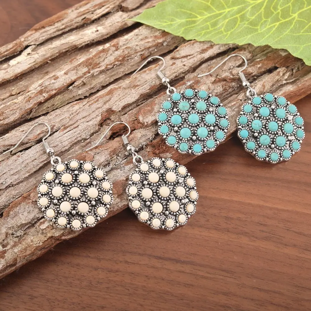 La Tha&iuml;lande, Chiang Mai, Karen Long Cou Hill  Village De La Tribu Kayan Lahwi Karen Femme En Costumes Traditionnels 80650266