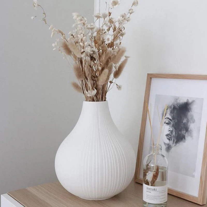Nordic Modern Matte Black Ceramic Flower Vase Handmade Porcelain Eco-Friendly Tabletop Decoration Home Wedding Small European