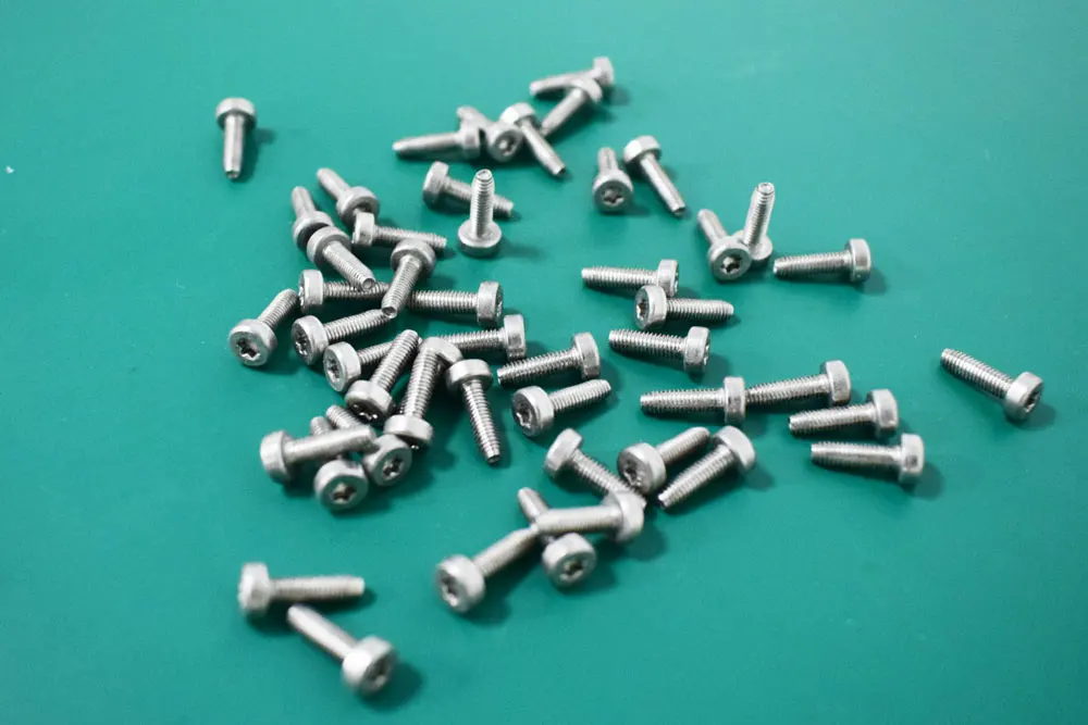screw (5)